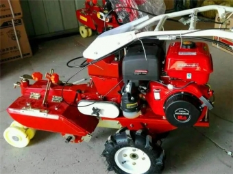 多功(gōng)能微耕機